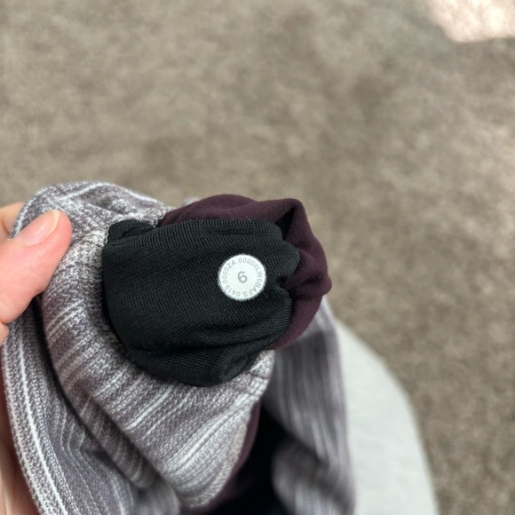 Lululemon Grey Spacedye Capri leggings Sz 6 Workout Athletic - Picture 4 of 4